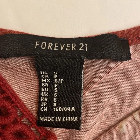 FOREVER 21 Juniors Tank Top (babydoll) Small Burgundy with White/Yellow Daisies - Picture 3 of 6